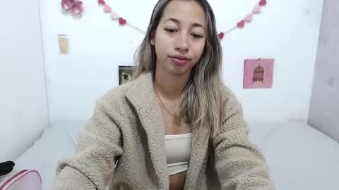 Snapshot of paolabotero chatting on March 7, 12:01 pm Paola online show from March 7, 12:01 pm
