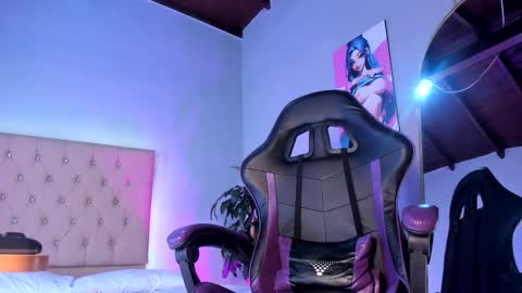 paolafox_ online show from December 15, 12:10 pm