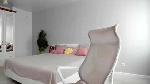 Melena online show from November 5, 8:30 am