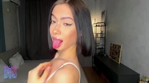 Stacy online show from April 8, 3:14 pm