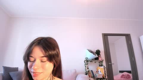 Bella online show from November 19, 3:17 am