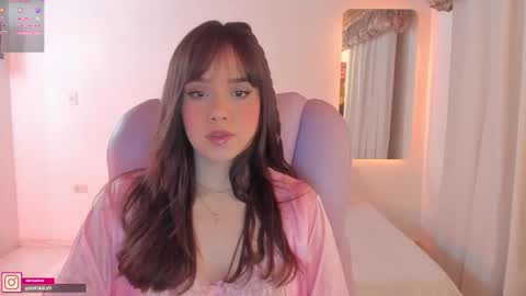 Snapshot of pau_cute chatting on February 27, 4:09 am Sofa online show from February 27, 4:09 am