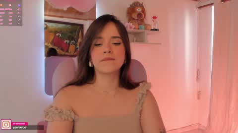 Snapshot of pau_cute chatting on December 2, 9:15 pm Sofa online show from December 2, 9:15 pm