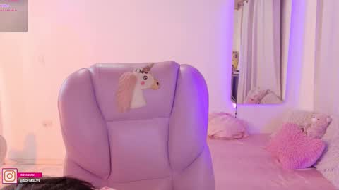 Snapshot of pau_cute chatting on October 22, 4:28 am Sofa online show from October 22, 4:28 am