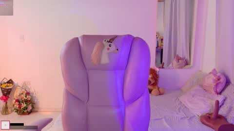 Snapshot of pau_cute chatting on September 21, 10:19 pm Sofa online show from September 21, 10:19 pm