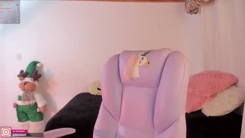 Snapshot of pau_cute chatting on December 13, 10:13 pm Sofa online show from December 13, 10:13 pm