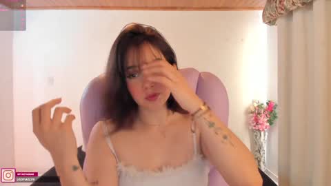 Snapshot of pau_cute chatting on January 19, 1:33 pm Sofa online show from January 19, 1:33 pm