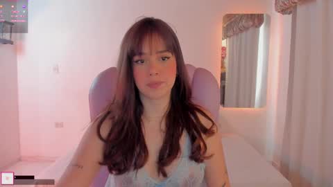 Snapshot of pau_cute chatting on February 28, 9:44 pm Sofa online show from February 28, 9:44 pm