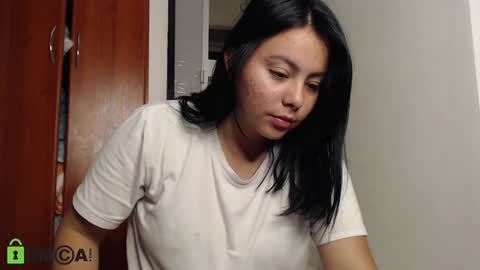 Snapshot of paula_torrez chatting on December 14, 3:50 am paula_torrez online show from December 14, 3:50 am