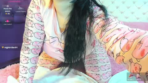 Snapshot of paulinabelen21 chatting on December 27, 3:53 am paulinabelen21 online show from December 27, 3:53 am