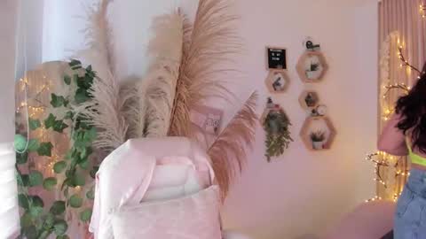 Estefania online show from December 2, 5:48 pm