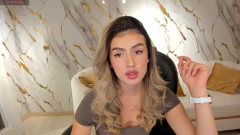 Paulina Santos  online show from March 7, 7:05 pm