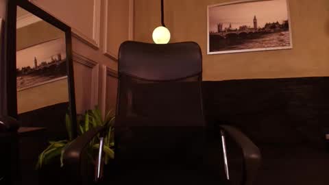 Pavlova online show from December 2, 12:45 am