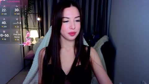 Chloe online show from November 24, 2:30 pm