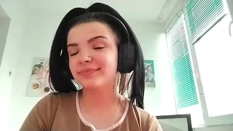 Kate online show from April 21, 11:39 am