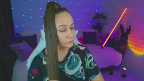 Dia  online show from September 22, 8:40 pm