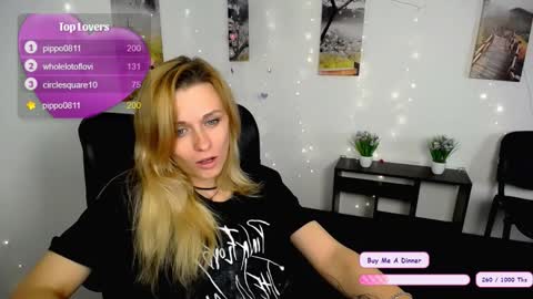 Mia online show from November 5, 7:57 am