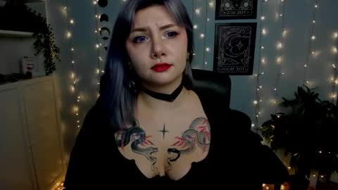 Gabbie online show from October 28, 3:29 pm