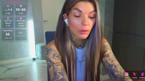 Snapshot of perfecttbaby77n chatting on September 21, 8:24 am Anna online show from September 21, 8:24 am