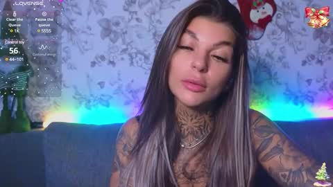 Snapshot of perfecttbaby77n chatting on December 17, 6:02 am Anna online show from December 17, 6:02 am