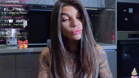 Snapshot of perfecttbaby77n chatting on December 30, 7:21 pm Anna online show from December 30, 7:21 pm