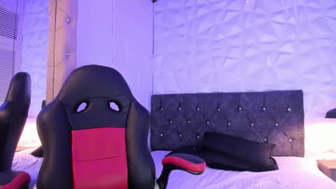 perla dl online show from February 2, 11:48 pm