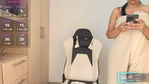 Snapshot of perla_milf4u chatting on October 17, 4:21 pm PERLA online show from October 17, 4:21 pm