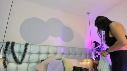 Snapshot of pervert_lizza chatting on December 24, 11:38 am Lizza online show from December 24, 11:38 am