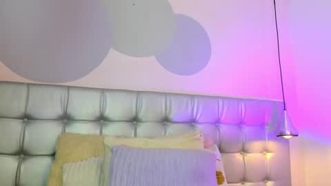 Snapshot of pervert_lizza chatting on February 18, 11:44 am Lizza online show from February 18, 11:44 am