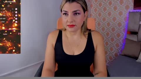 Isabella   online show from December 16, 6:38 pm