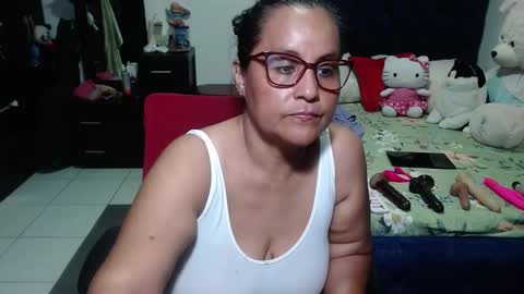 Snapshot of pervert_mommy_x chatting on September 10, 3:34 pm SAMY online show from September 10, 3:34 pm