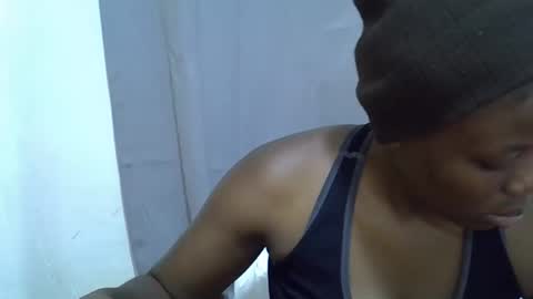Snapshot of petite_melan chatting on October 7, 3:00 am petite_melan online show from October 7, 3:00 am