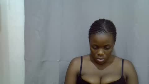 Snapshot of petite_melan chatting on September 18, 7:01 pm petite_melan online show from September 18, 7:01 pm