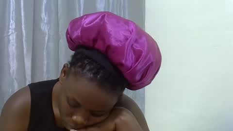 petite_melan online show from November 9, 4:58 pm