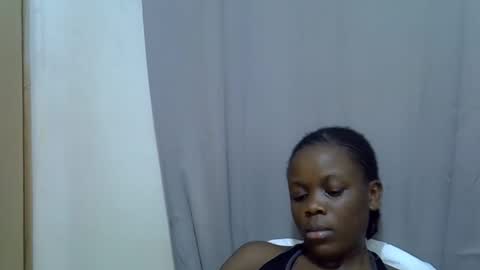 Snapshot of petite_melan chatting on September 13, 10:51 pm petite_melan online show from September 13, 10:51 pm