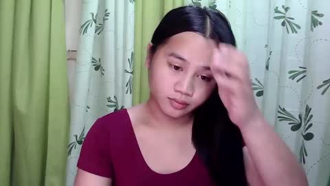 Snapshot of petite_trish chatting on February 2, 10:39 pm trish online show from February 2, 10:39 pm