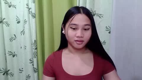 Snapshot of petite_trish chatting on February 15, 10:54 pm trish online show from February 15, 10:54 pm