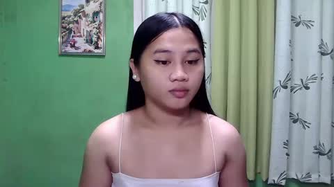 Snapshot of petite_trish chatting on January 19, 10:39 pm trish online show from January 19, 10:39 pm