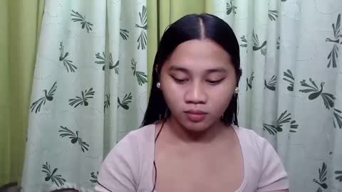 Snapshot of petite_trish chatting on January 21, 1:39 am trish online show from January 21, 1:39 am
