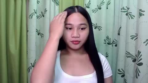 Snapshot of petite_trish chatting on January 30, 10:51 pm trish online show from January 30, 10:51 pm