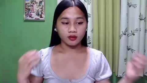 Snapshot of petite_trish chatting on January 20, 9:46 am trish online show from January 20, 9:46 am