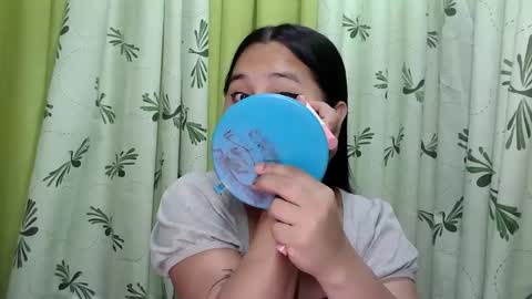 Snapshot of petite_trish chatting on January 23, 10:22 am trish online show from January 23, 10:22 am