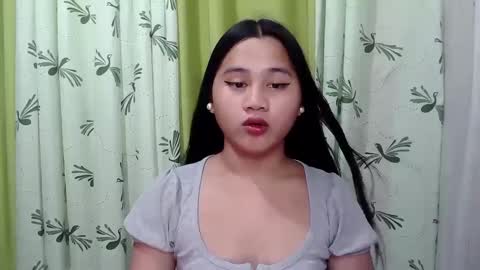 Snapshot of petite_trish chatting on February 17, 9:56 am trish online show from February 17, 9:56 am