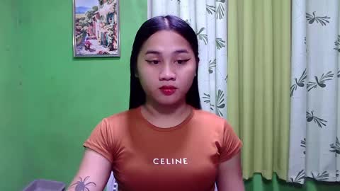 Snapshot of petite_trish chatting on December 4, 10:57 am trish online show from December 4, 10:57 am