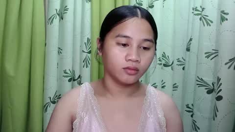 Snapshot of petite_trish chatting on February 1, 10:55 pm trish online show from February 1, 10:55 pm