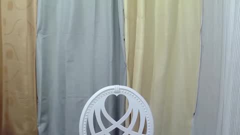 Snapshot of petite_trish chatting on February 9, 11:47 am trish online show from February 9, 11:47 am