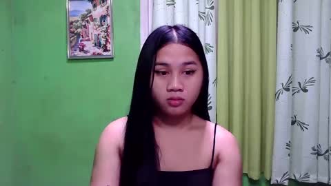 Snapshot of petite_trish chatting on December 7, 11:34 pm trish online show from December 7, 11:34 pm
