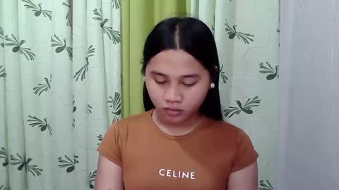 Snapshot of petite_trish chatting on February 15, 2:04 am trish online show from February 15, 2:04 am