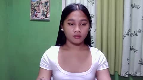 Snapshot of petite_trish chatting on January 18, 9:24 am trish online show from January 18, 9:24 am
