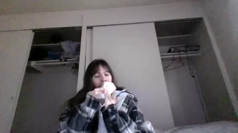 Snapshot of petitedoll30 chatting on March 5, 11:38 pm Petitedoll30 online show from March 5, 11:38 pm